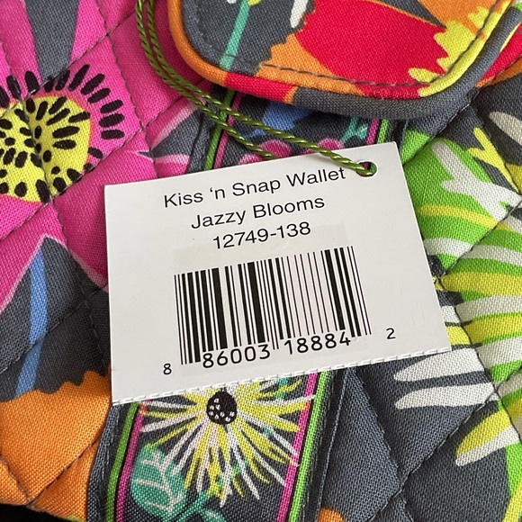 NWT Vera Bradley Jazzy Blooms Kiss N Snap Wallet Retired Pattern LAST ONE - Picture 6 of 6